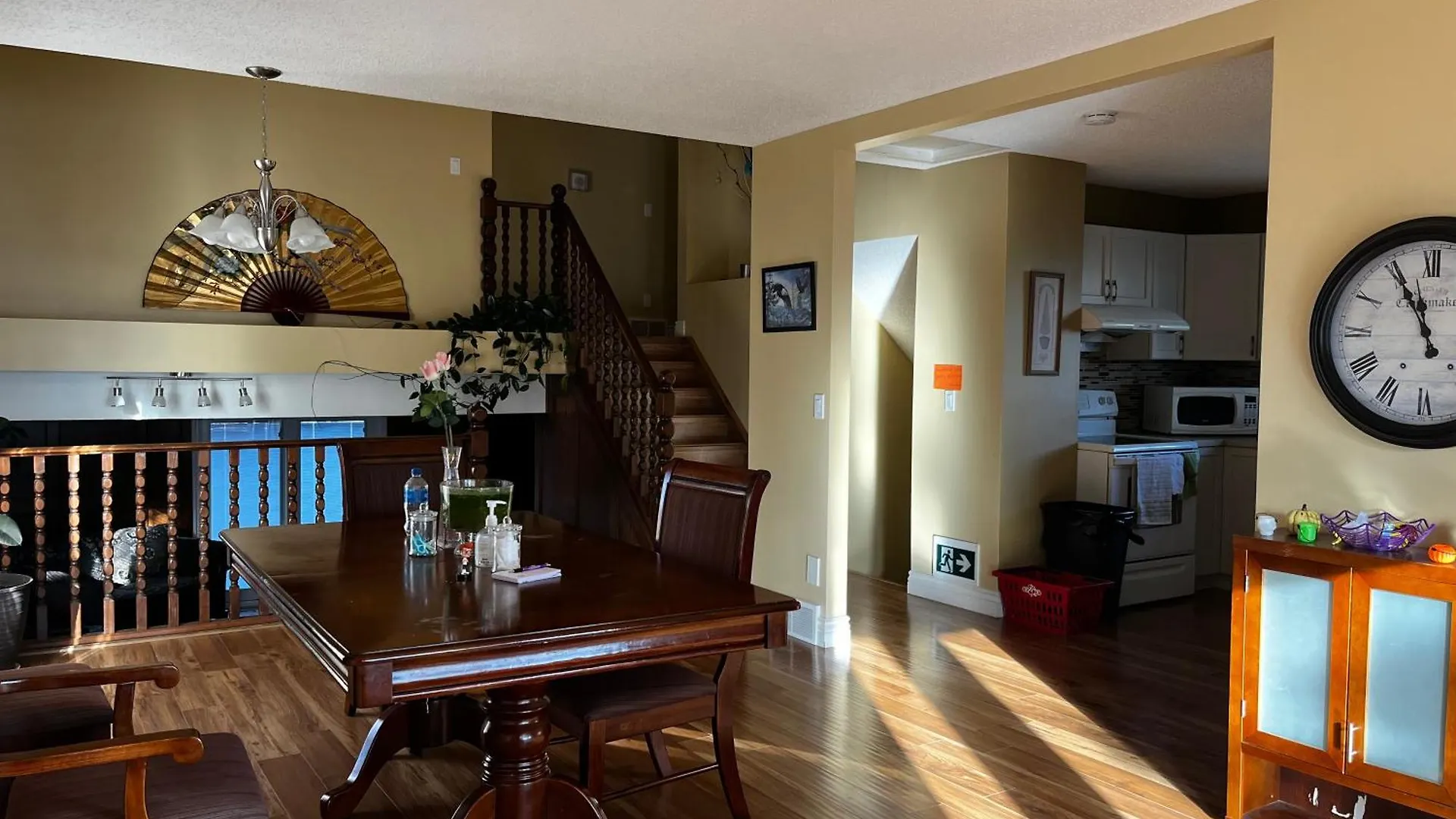 Homestay Beautiful Room Close Airport! Calgary