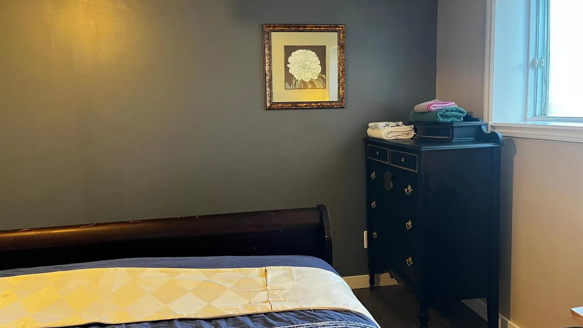 Homestay Beautiful Room Close Airport! Calgary