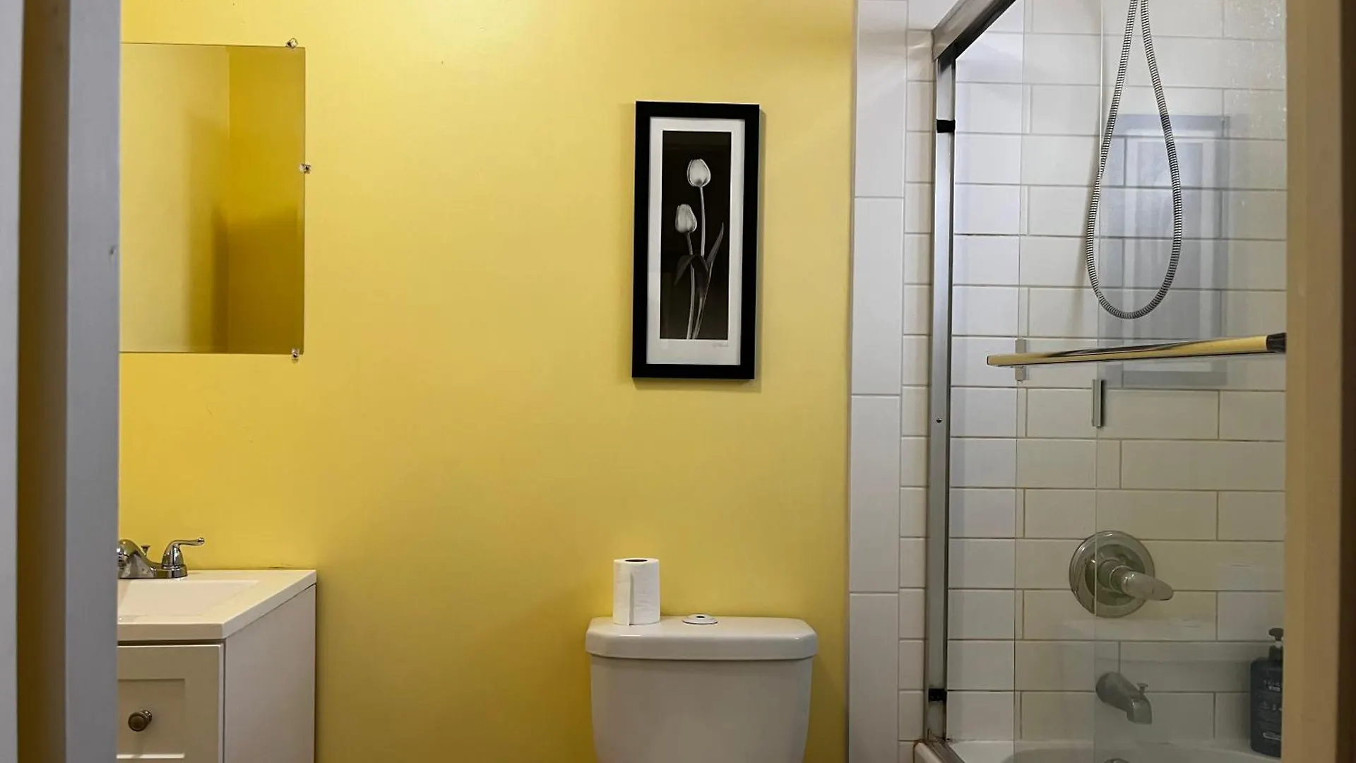 Homestay Beautiful Room Close Airport! Calgary