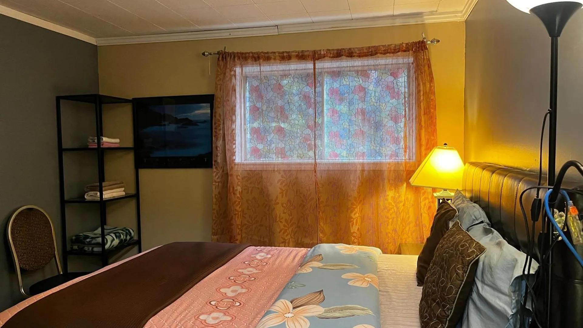 Beautiful Room Close Airport! Calgary